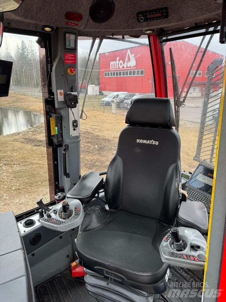 Komatsu 855 Kuormatraktorit