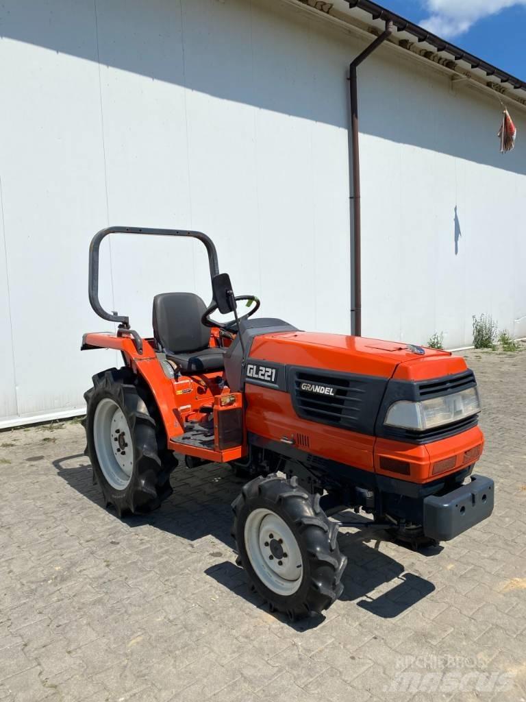 Kubota GL 221 Taajamatraktorit