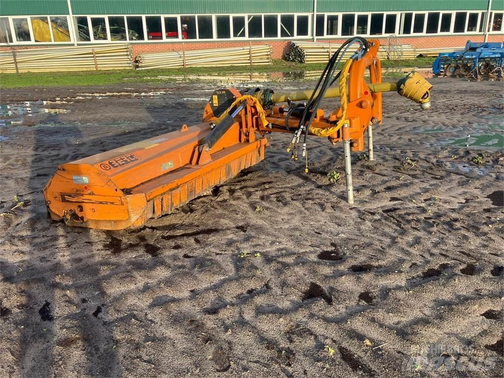 Berti TAS 200 Reuna-alueiden ja karheikkojen leikkurit
