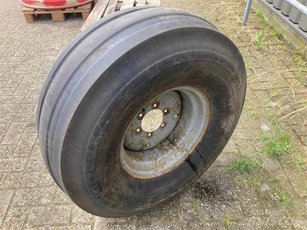 BKT 11.00-16 Renkaat ja vanteet