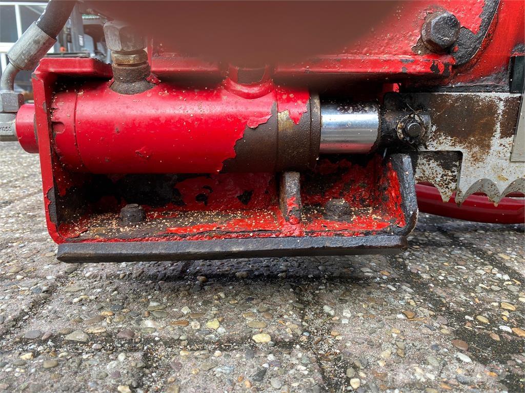 BvL Megastar 170 Muut karjatalouskoneet ja lisävarusteet