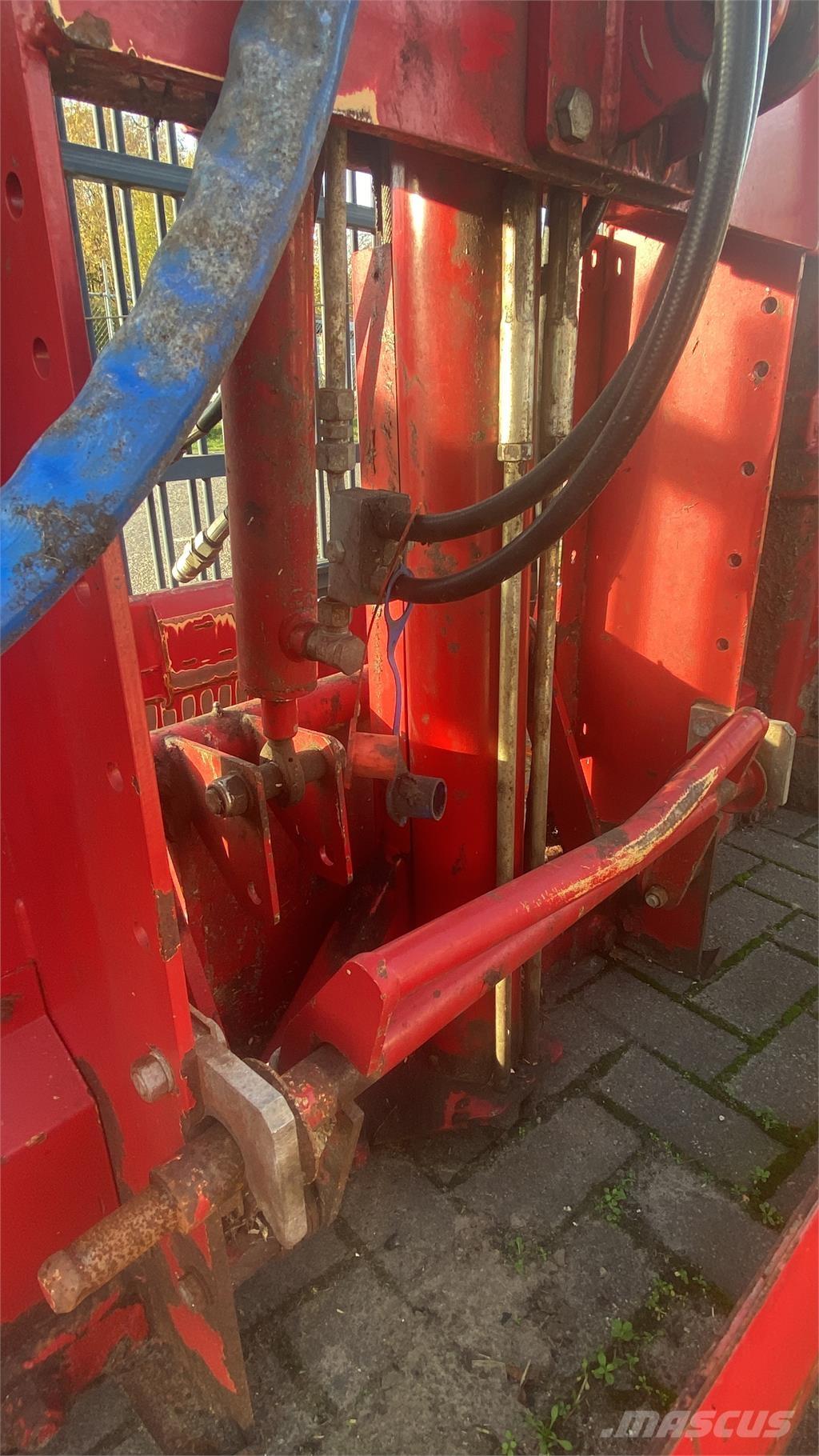 BvL megastar 195 Muut karjatalouskoneet ja lisävarusteet