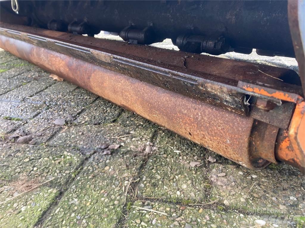  Cancela TGB-180D Reuna-alueiden ja karheikkojen leikkurit