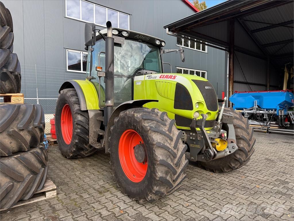 CLAAS Ares 697 ATZ Traktorit
