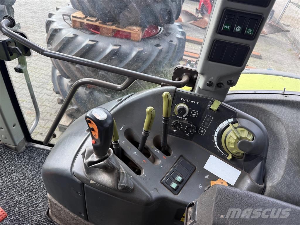 CLAAS Ares 697 ATZ Traktorit