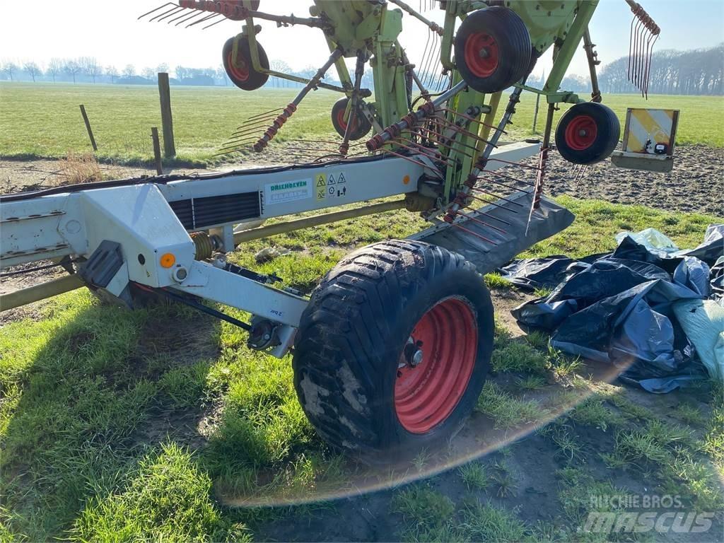CLAAS liner 3000 Pöyhimet ja haravat