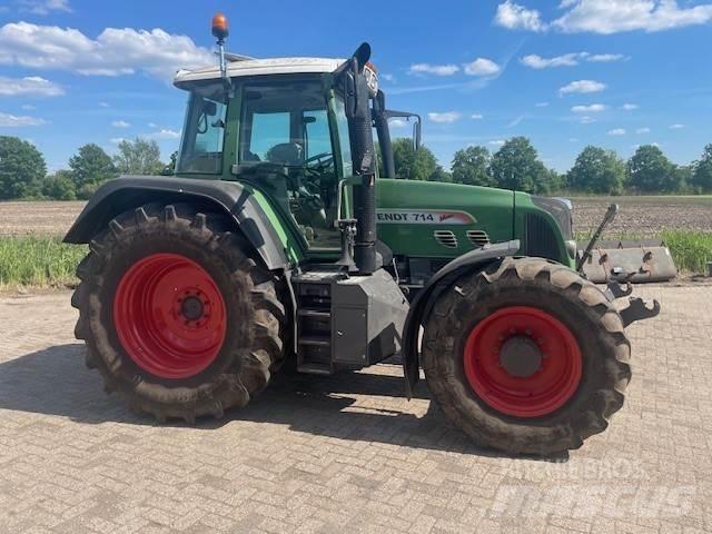Fendt 714 Com3 Traktorit