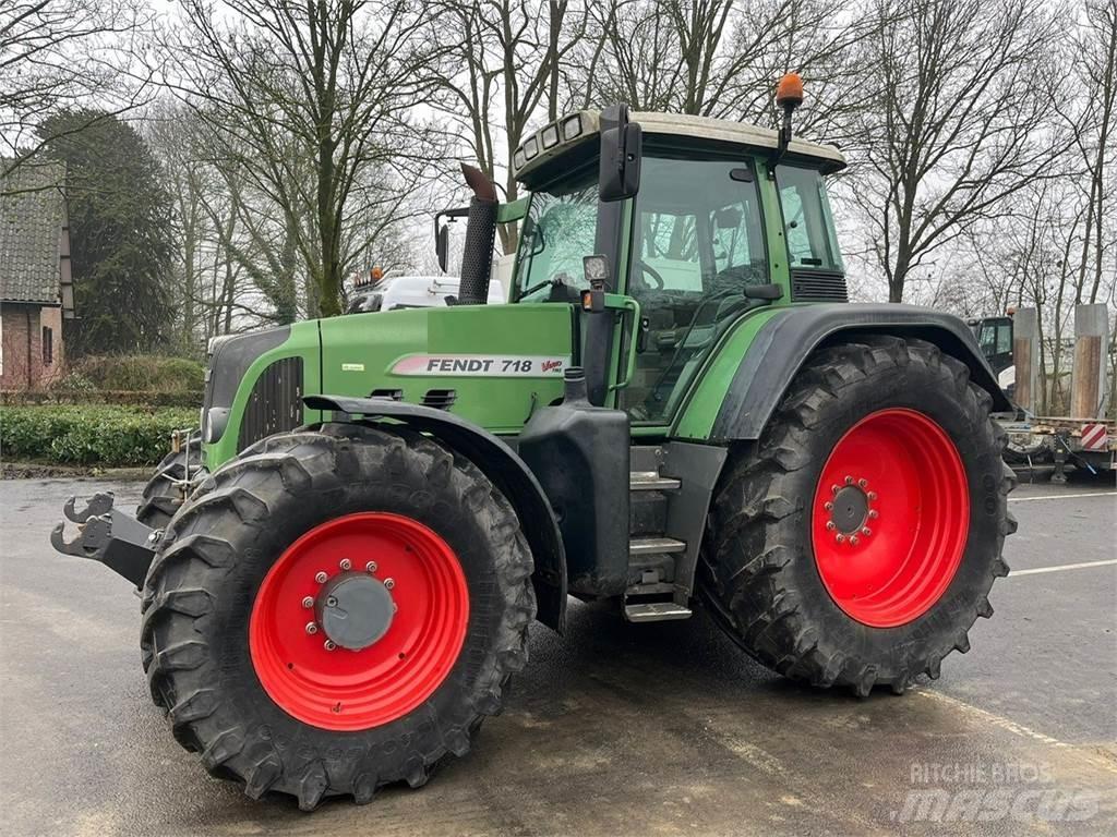 Fendt 718 COM3 Traktorit