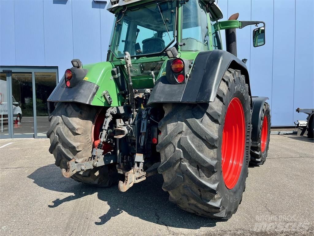 Fendt 718 COM3 Traktorit