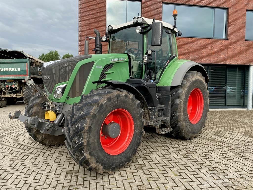 Fendt 826 Vario Traktorit