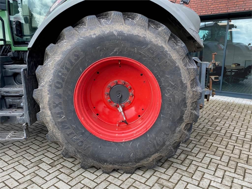Fendt 826 Vario Traktorit