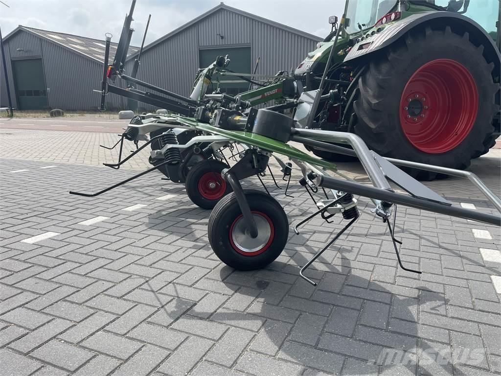 Fendt Lotus 770 Pöyhimet ja haravat