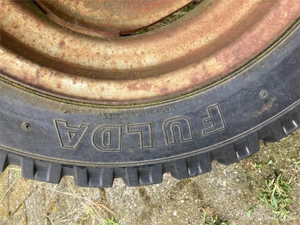 Fulda 10.0/75-15.3 Renkaat ja vanteet