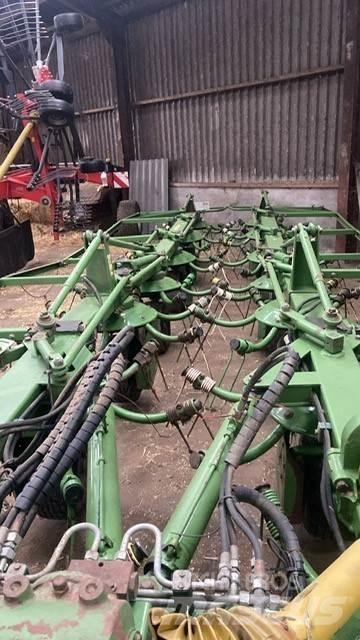 Krone KWT 15.02/14 Pöyhimet ja haravat