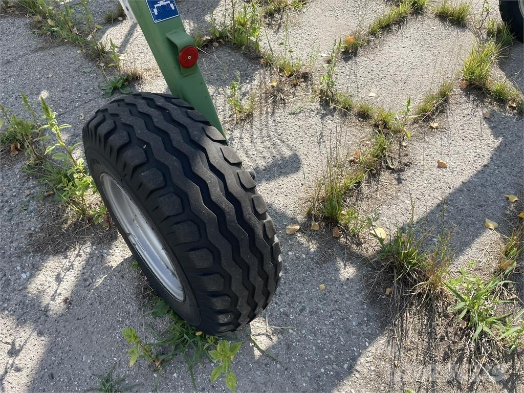 Krone Swadro 900 Pöyhimet ja haravat