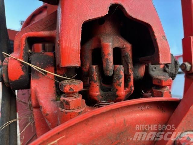 Kuhn GF 10601 TO Pöyhimet ja haravat