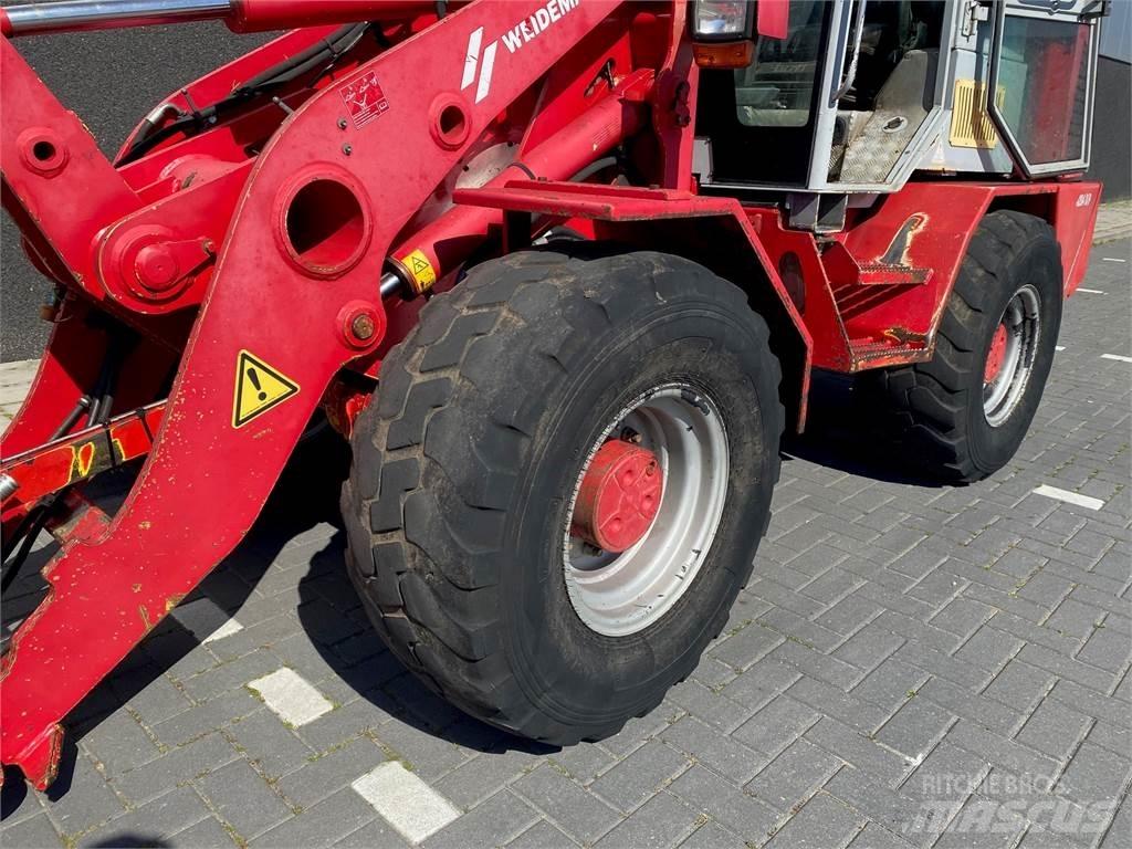 Weidemann 4204 D/P Etukuormaimet ja kaivuulaitteet