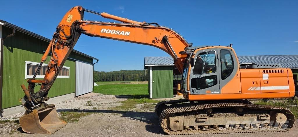 Doosan DX 225 LC Telakaivukoneet