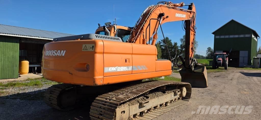 Doosan DX 225 LC Telakaivukoneet