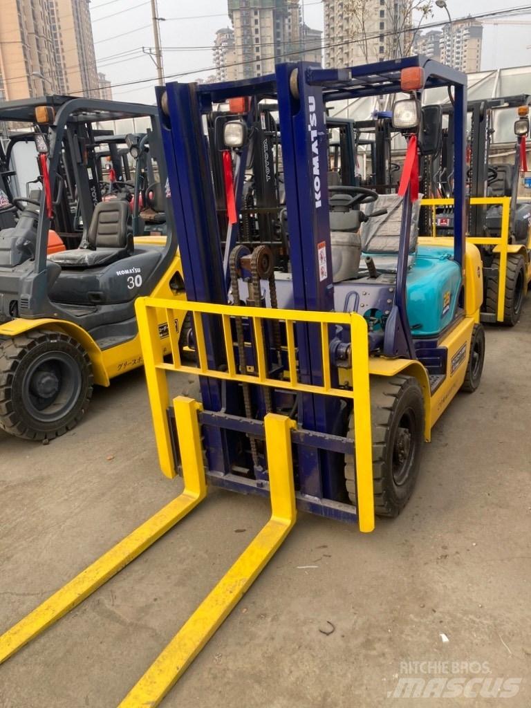 Komatsu FD25 Dieseltrukit