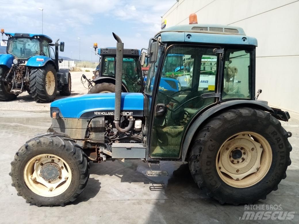 New Holland TN 90 F Traktorit