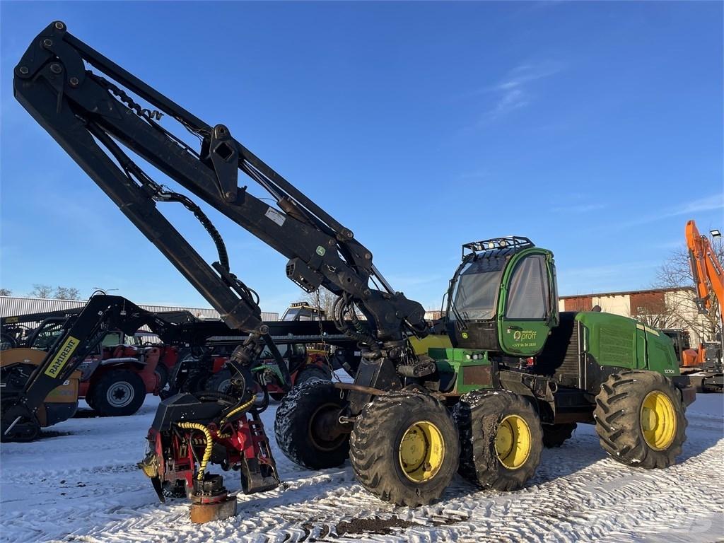 John Deere 1270E Harvesterit