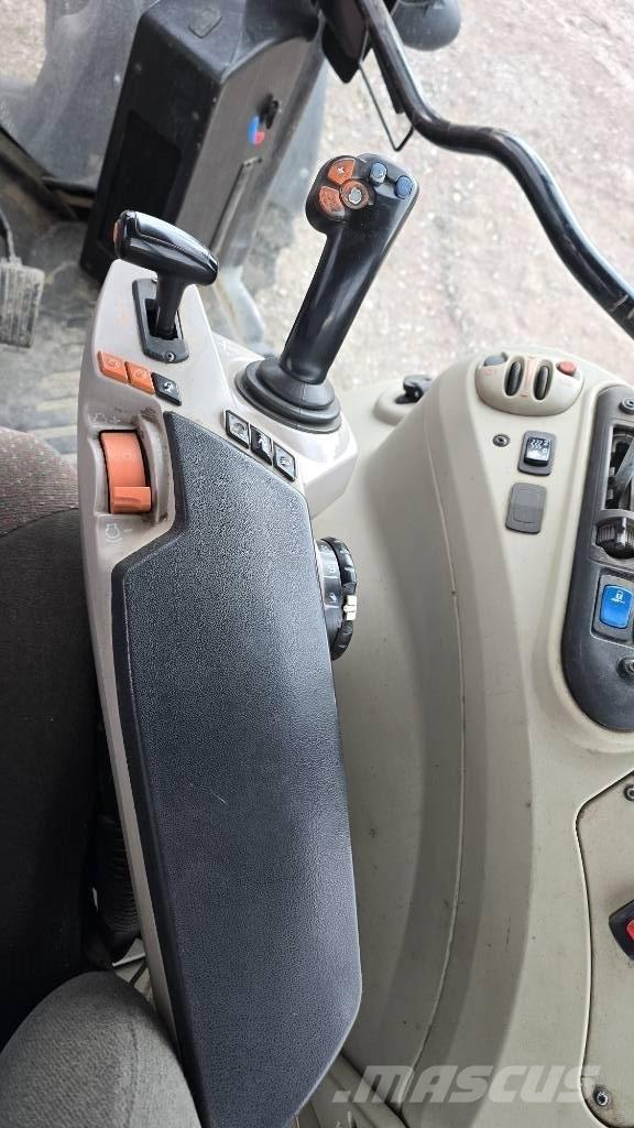Massey Ferguson 5713 Traktorit