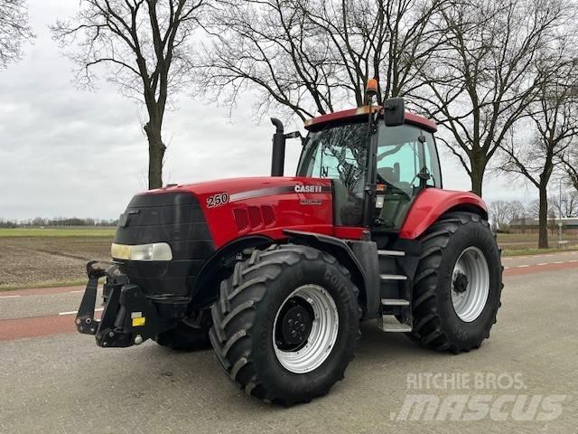Case IH Magnum 250 Traktorit