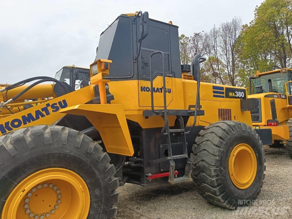Komatsu WA 380 Pyöräkuormaajat