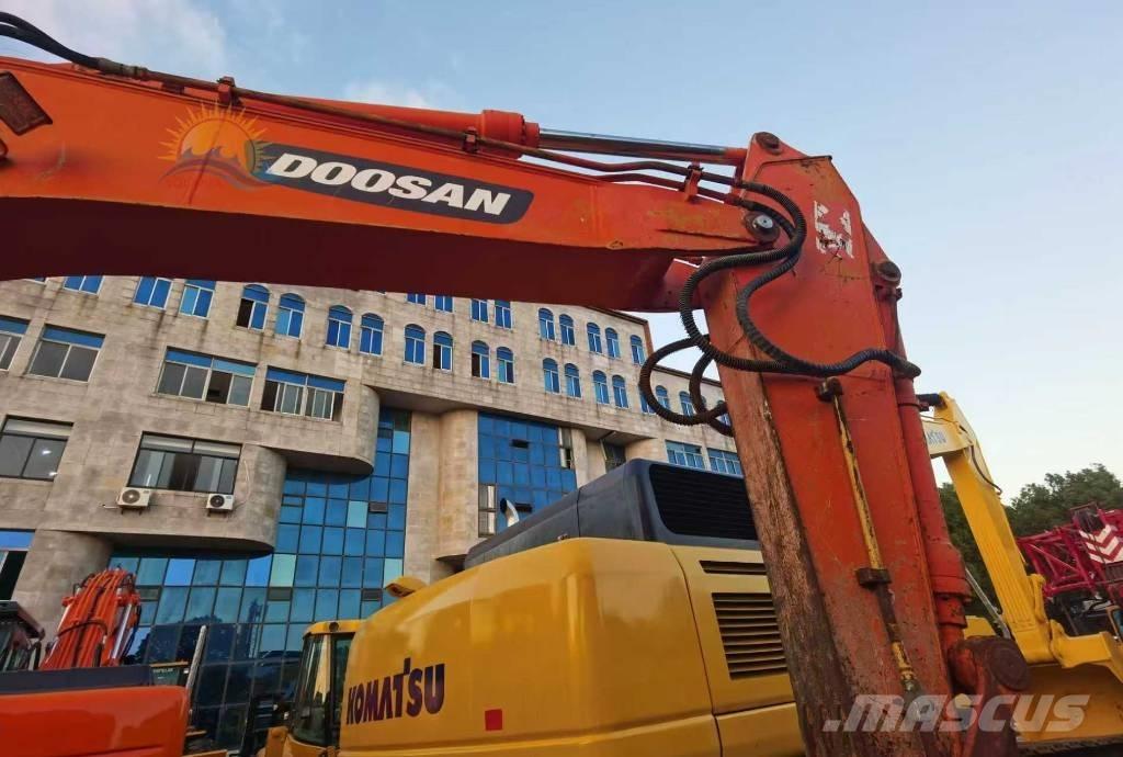 Doosan DH 150 W-7 Pyöräkaivukoneet