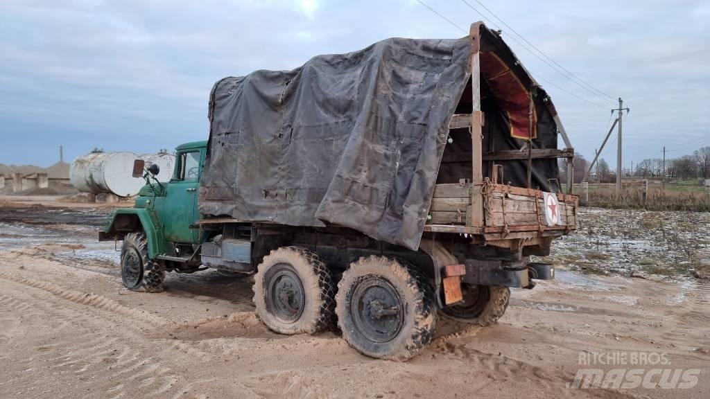 ZIL 157 K 6x6 Umpikorikuorma-autot
