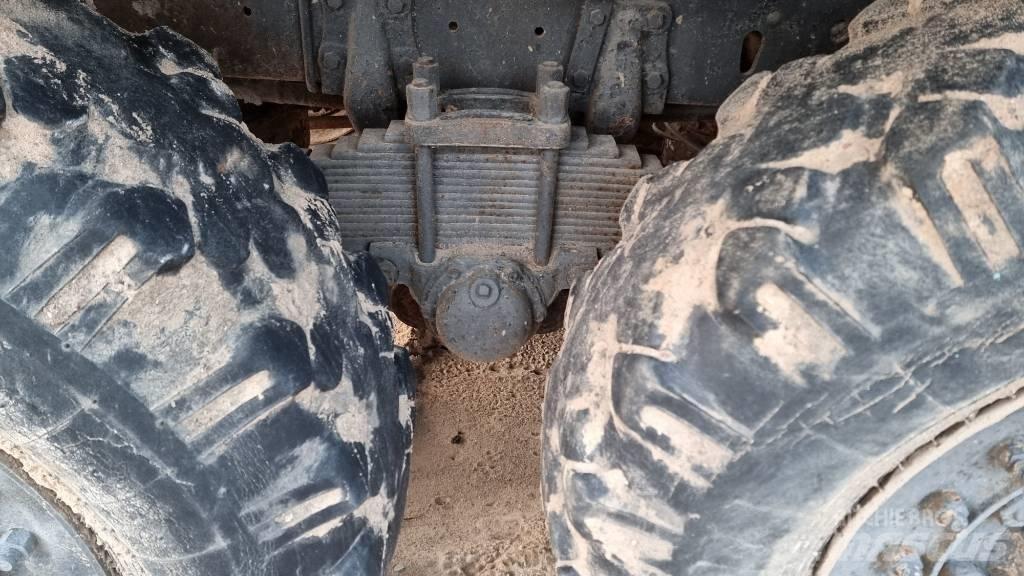 ZIL 157 K 6x6 Umpikorikuorma-autot
