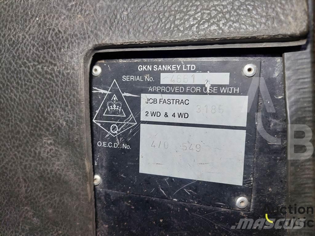 JCB Fastrac 3185 Traktorit