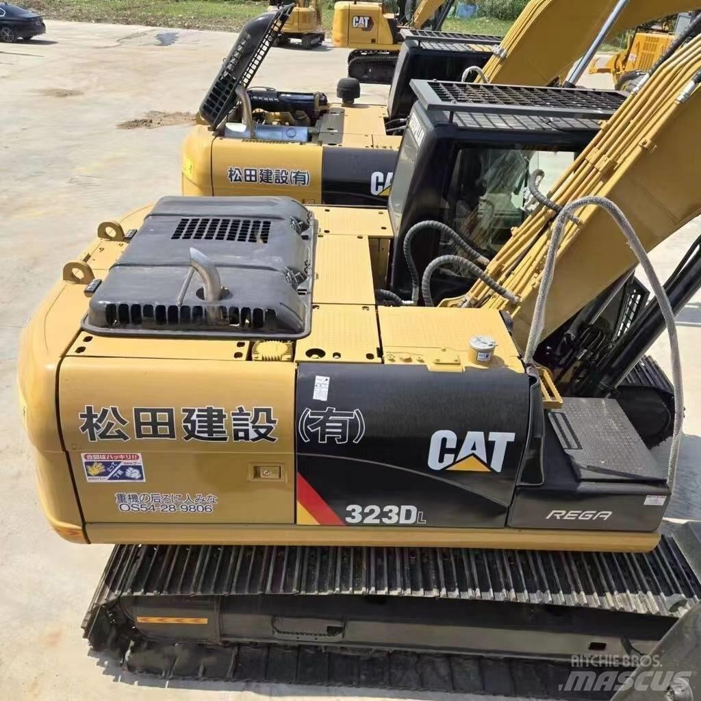 CAT 323 D Telakaivukoneet
