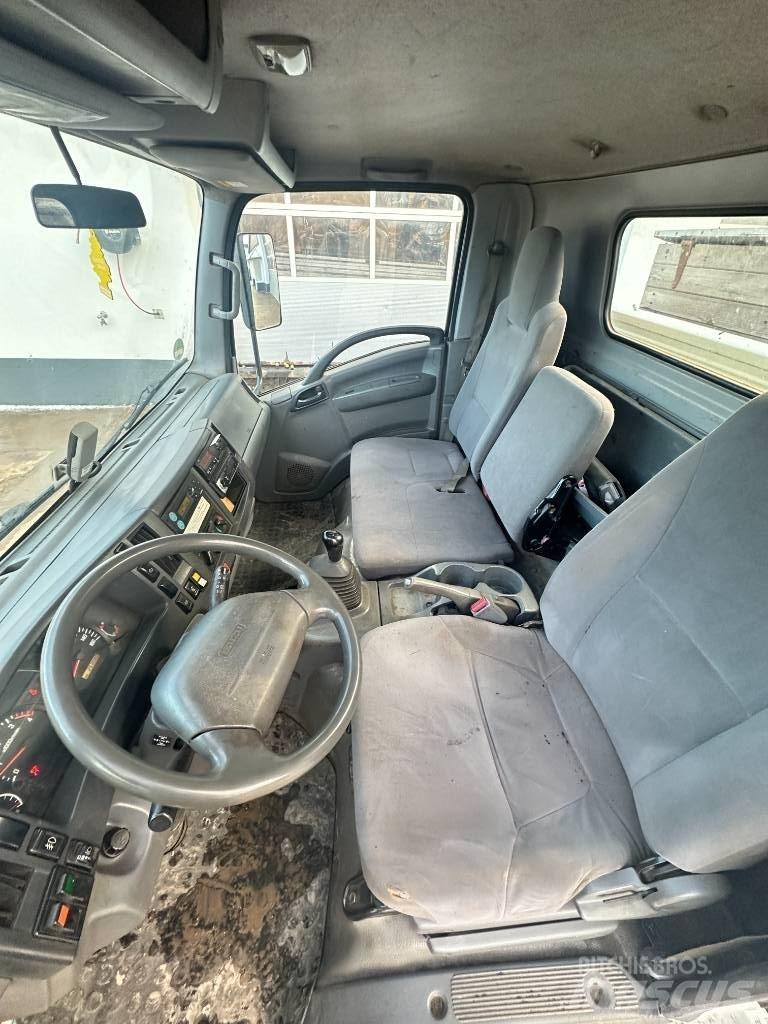 Isuzu N2R 75 D Sora- ja kippiautot