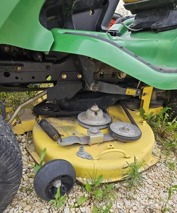 John Deere X 300 R Päältäajettavat ruohonleikkurit