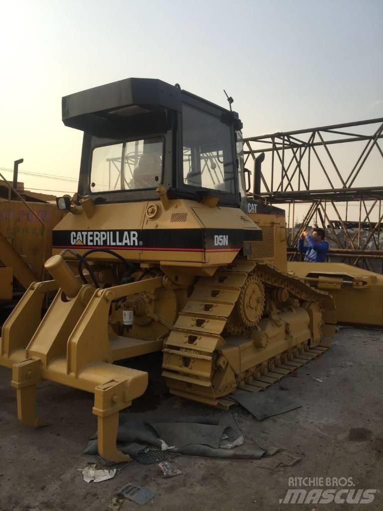 CAT D5N Telaketjupuskutraktorit