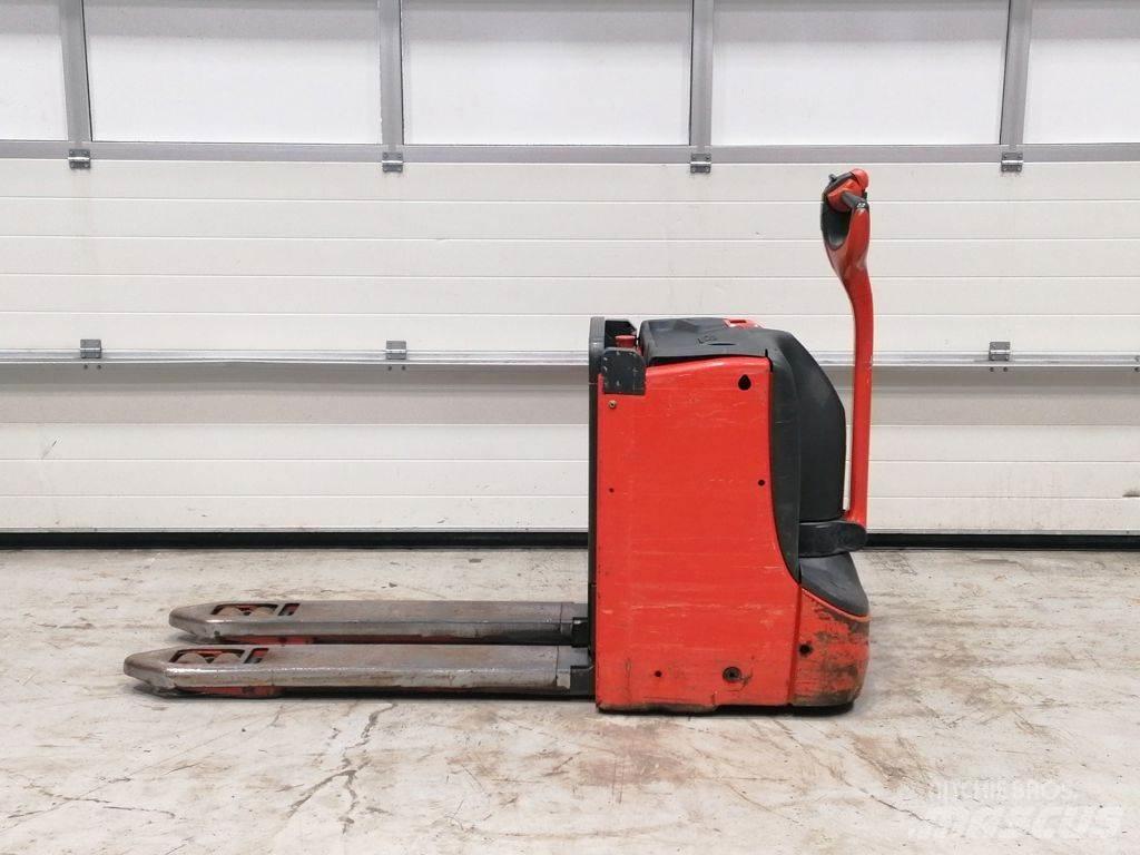 Linde T16L Lavansiirtotrukit