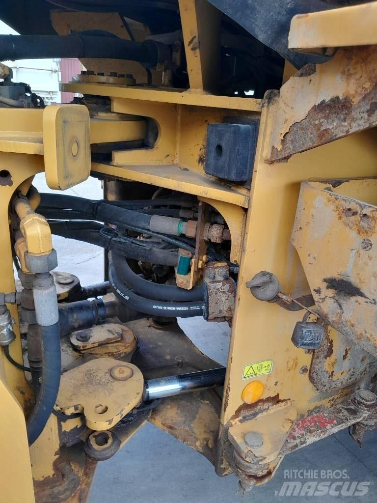 CAT 938 M Pyöräkuormaajat