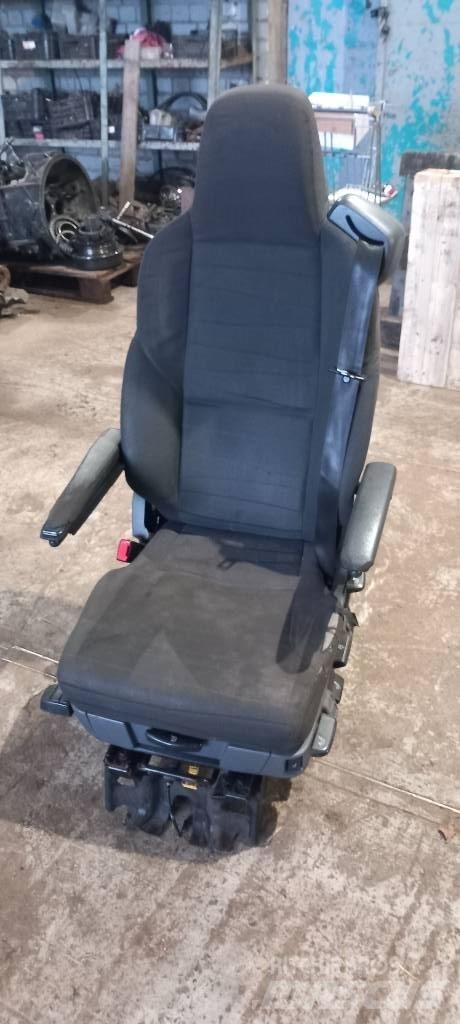 Scania R440  2627357 Ohjaamot ja sisustat
