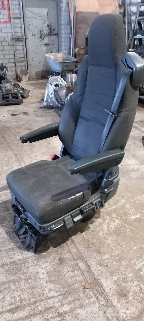 Scania R440  2627357 Ohjaamot ja sisustat