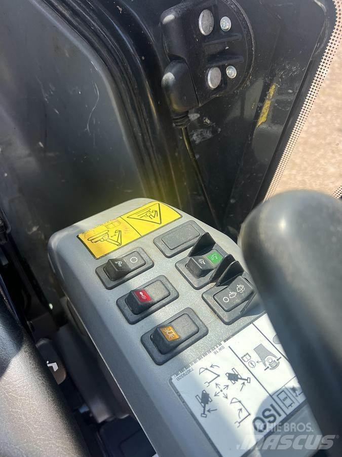Doosan DX27Z Erikoiskaivinkoneet