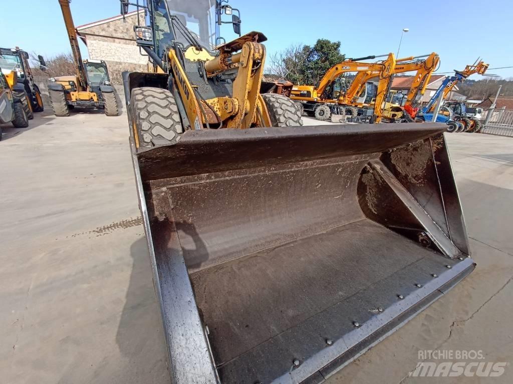 Komatsu WA270-7 Pyöräkuormaajat