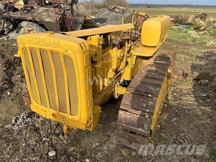 CAT D2 - Telaketjupuskutraktorit