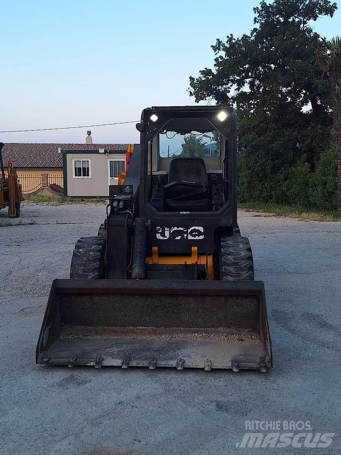 JCB 225 Pienkuormaajat