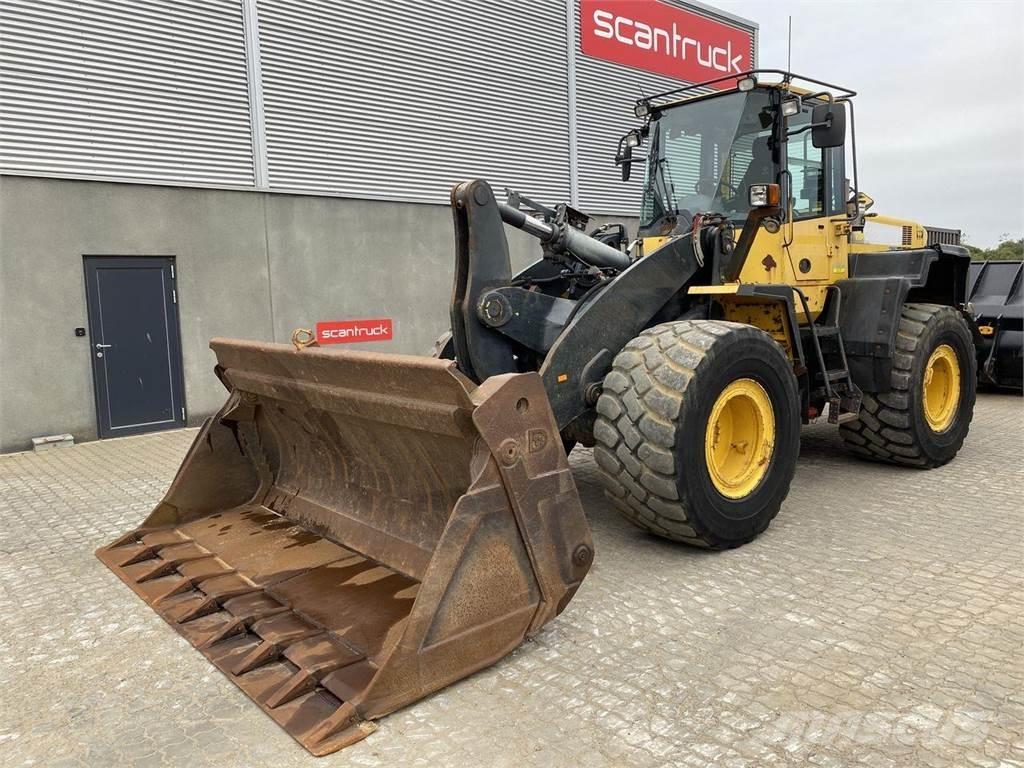Komatsu WA320PZ-6 Pyöräkuormaajat