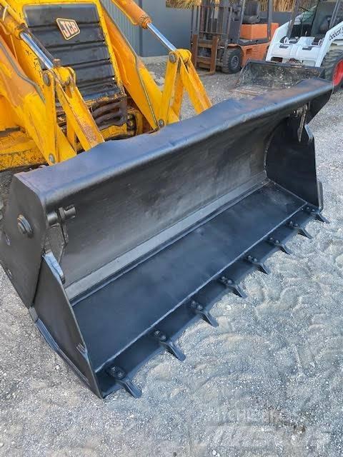 JCB 3 CX Kaivurikuormaajat