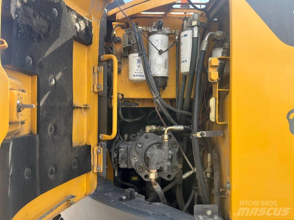 Volvo ECR 235 DL Telakaivukoneet