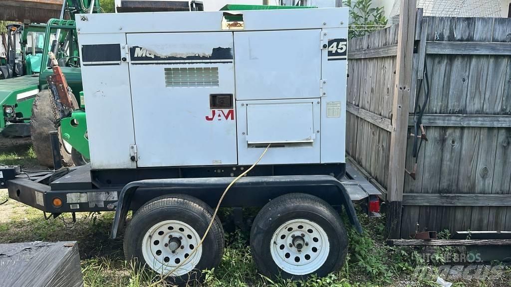 MultiQuip DCA 45 Dieselgeneraattorit