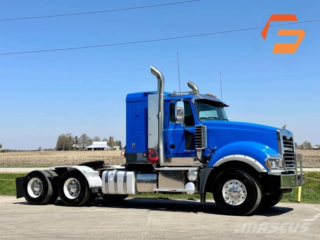 Mack Titan TD 713 Vetopöytäautot